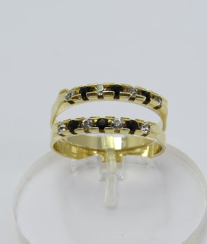 Anel Aparador Zirconias negras/ cristal banhado a Ouro 18K