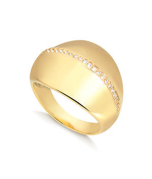 Anel abaulado faixa cravejada com Microzircônias banhando a ouro 18 K.
