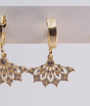 Argola Leque Cravejada Zircônias Banhada a Ouro 18K