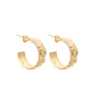 Argola Textura Orgânica Banhada a Ouro 18K