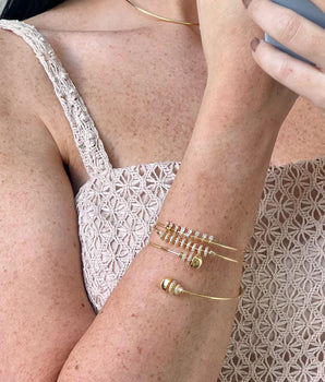 BRACELETE OPEN ORBIT BANHADO A OURO 18K