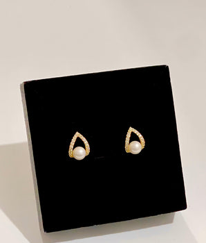 BRINCO VERSALLES BANHADO A OURO 18K