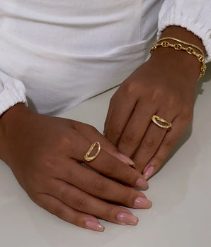 ANEL VAZADO ORGÂNICO BANHADO A OURO 18K