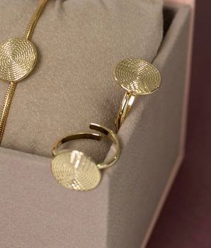 ANEL ABERTO MEDALHA TEXTURA PALHA