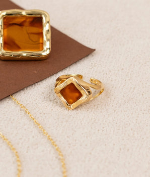 ANEL ABERTO QUADRADO ORGÂNICO ÂMBAR