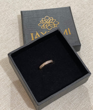 Anel bananinha 3 Fileiras Microzircônias Champanhe banhado a Ouro 18K