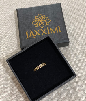 Anel aparador duas fileiras cravejadas com microzircônias negras banhado a ouro 18K