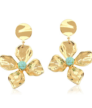 Brinco flor Liora turquesa banhanado a ouro 18k.